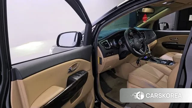 Kia The New Carnival 2018 Черный из Кореи, фото 2