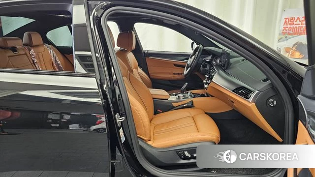 BMW 5 Series (G30) 2021 Черный из Кореи, фото 2