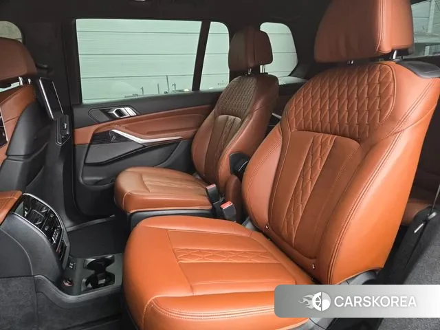 BMW X7 (G07) 2022 Черный двухцветный из Кореи, фото 2