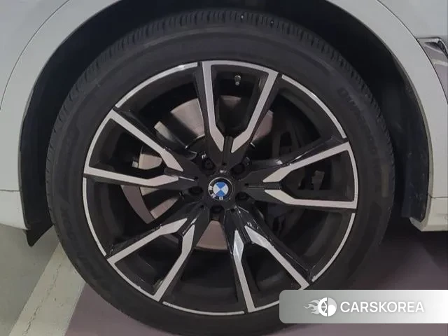 BMW X7 (G07) 2021 Белый из Кореи, фото 2