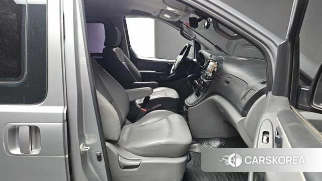Hyundai The New Grand Starex 2018 Серебряный из Кореи, фото 2