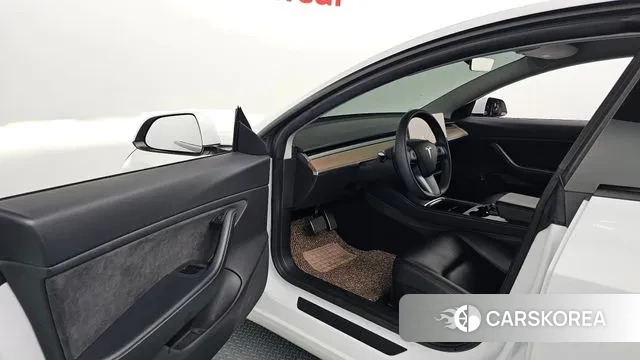 Tesla Model 3 2021 Белый из Кореи, фото 2