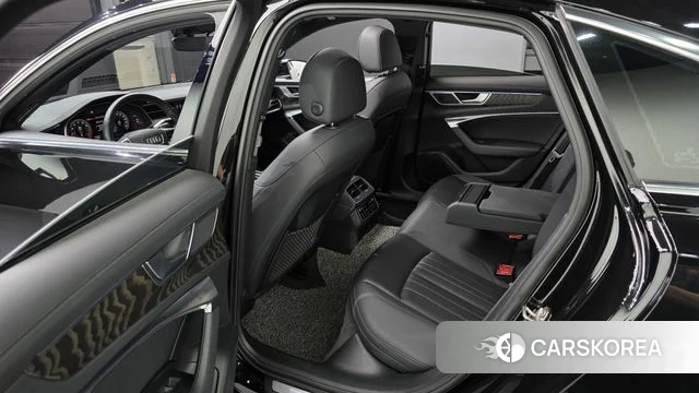 Audi A6 (C8) 2021 Черный из Кореи, фото 2