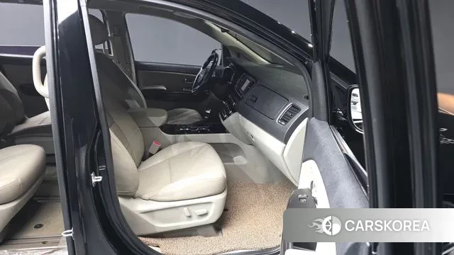 Kia The New Carnival 2018 Черный из Кореи, фото 2