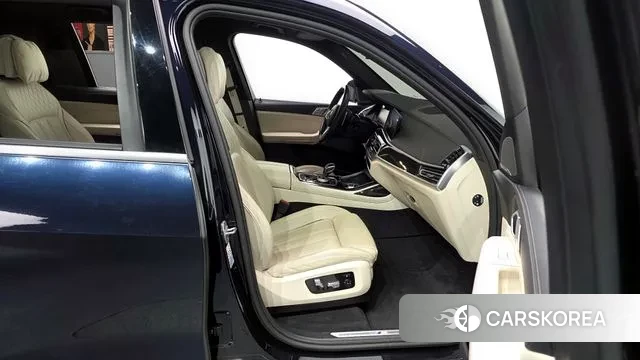 BMW X7 (G07) 2021 Черный из Кореи, фото 2