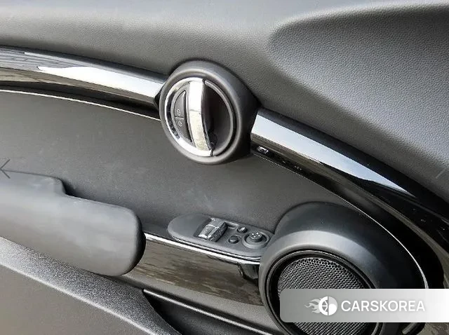 Mini Cooper 2022 Жемчужный цвет из Кореи, фото 2