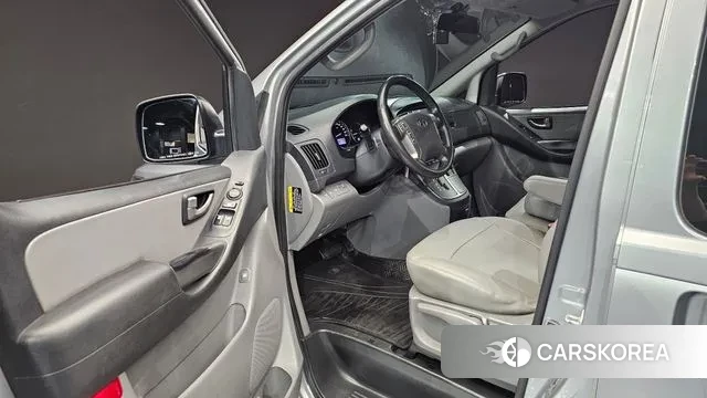 Hyundai The New Grand Starex 2018 Серебристо-серый из Кореи, фото 2