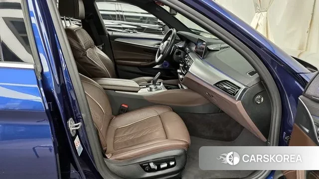 BMW 5 Series (G30) 2019 Синий из Кореи, фото 2