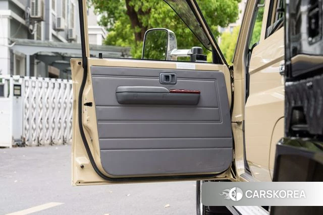 Toyota Land Cruiser 70 Series 2019 Желтый из Китая, фото 2