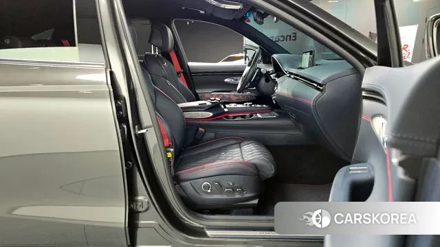 Genesis GV70 2023 Серый из Кореи, фото 2