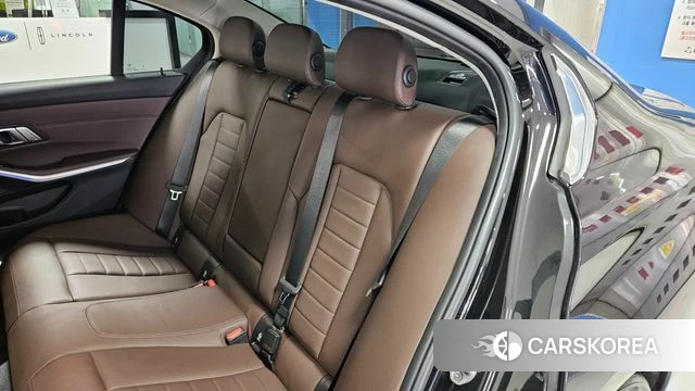 BMW 3 Series (G20) 2022 Черный из Кореи, фото 2