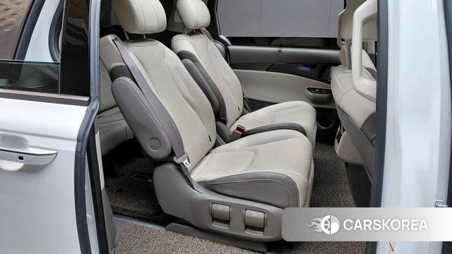Kia Carnival 4th generation 2023 Белый из Кореи, фото 2