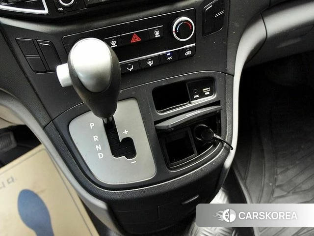 Hyundai The New Grand Starex 2018 Белый из Кореи, фото 2