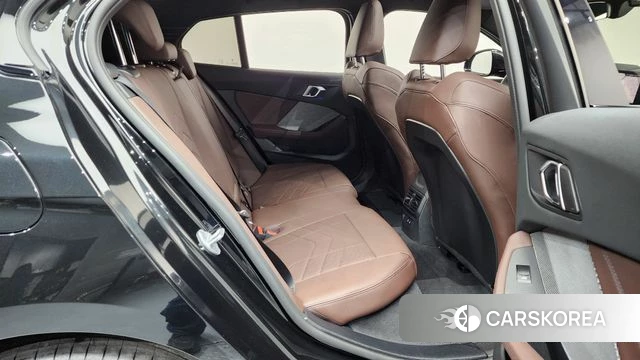 BMW 1 Series (F70) 2026 Черный из Кореи, фото 2