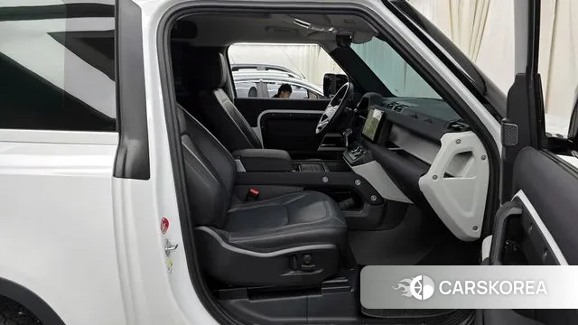 Land Rover Defender (L663) 2023 Белый из Кореи, фото 2