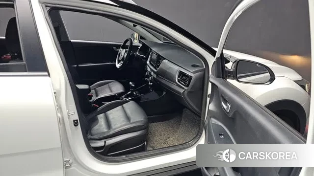 Kia Stonic 2018 Белый из Кореи, фото 2