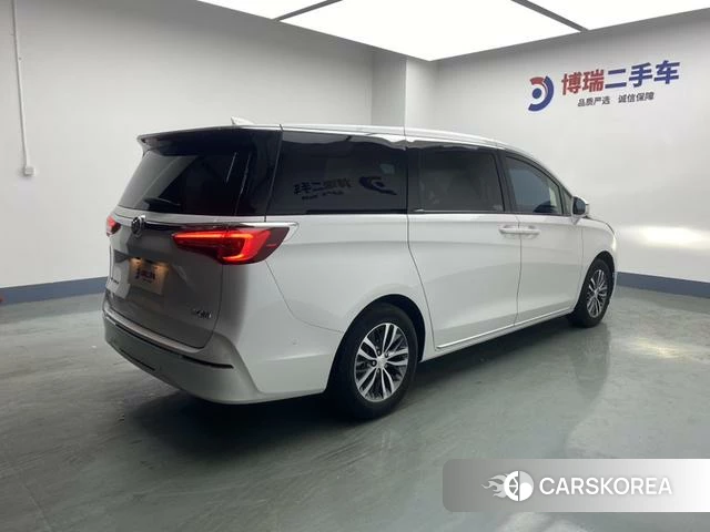 Buick GL8 2024 Белый из Китая, фото 2