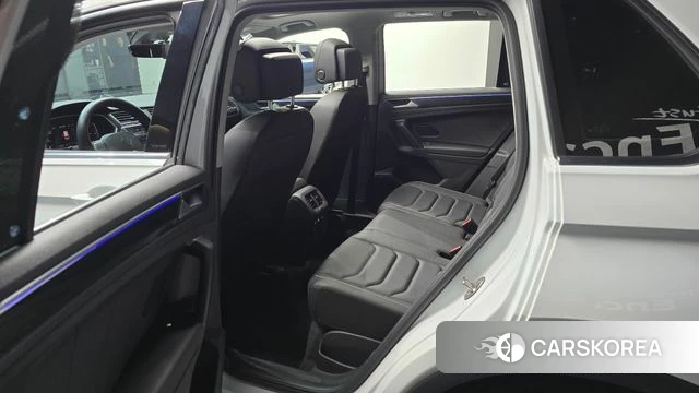 Volkswagen Tiguan second Generation 2022 Белый из Кореи, фото 2