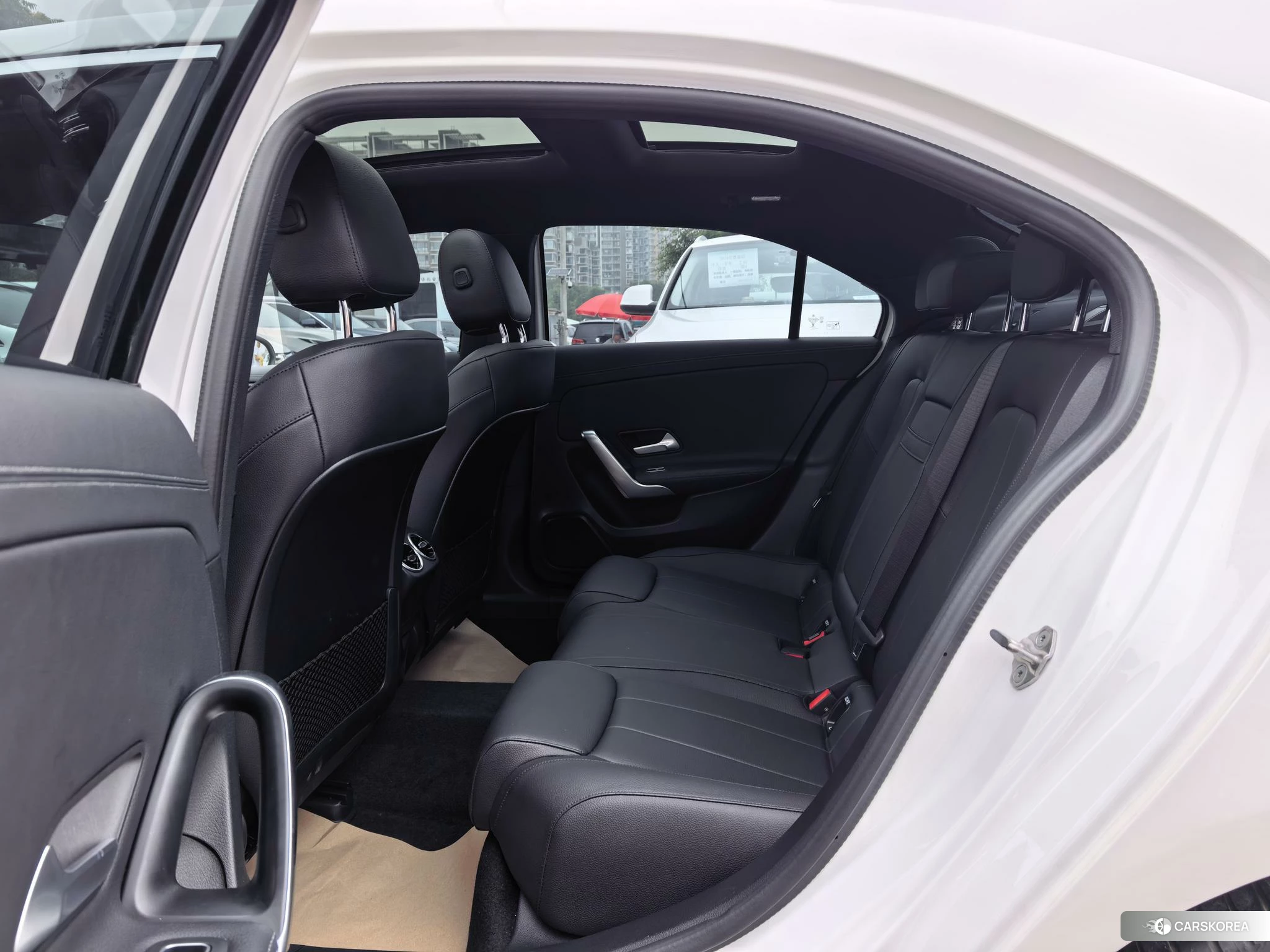 Mercedes-Benz Class A 2022 Белый из Китая, фото 2