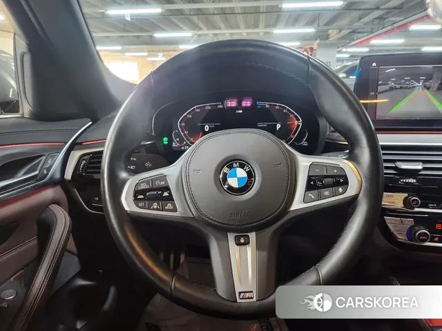 BMW 5 Series (G30) 2020 Песочный из Кореи, фото 2