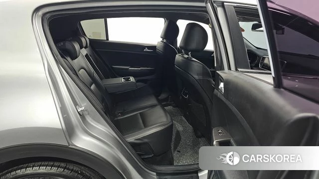 Kia Sportage The Bold 2021 Серебристо-серый из Кореи, фото 2