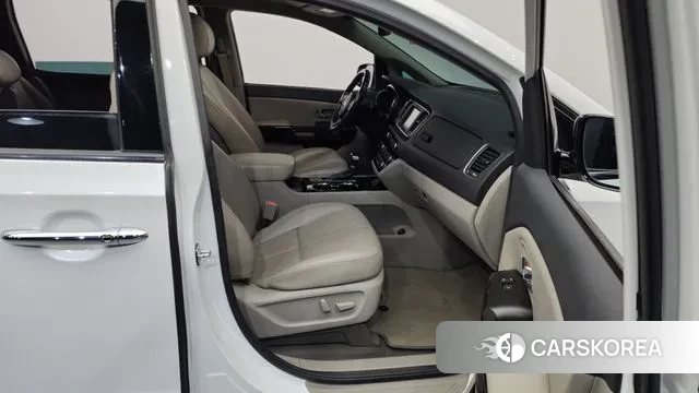 Kia The New Carnival 2019 Белый из Кореи, фото 2