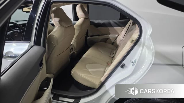 Toyota Camry (XV70) 2019 Белый из Кореи, фото 2