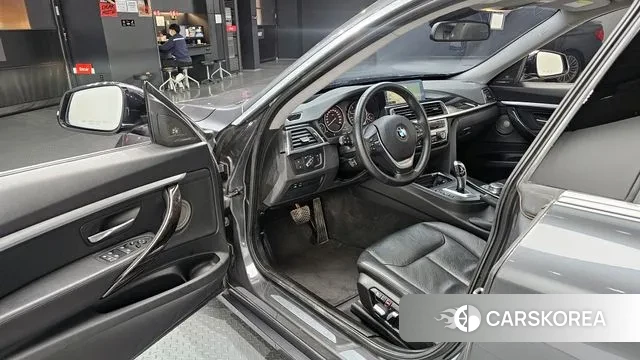 BMW 3 Series GT (F34) 2018 Серый из Кореи, фото 2