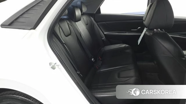 Hyundai Avante Hybrid (CN7) 2022 Белый из Кореи, фото 2