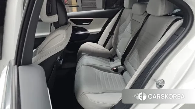 Mercedes-Benz C-Class W206 2023 Белый из Кореи, фото 2