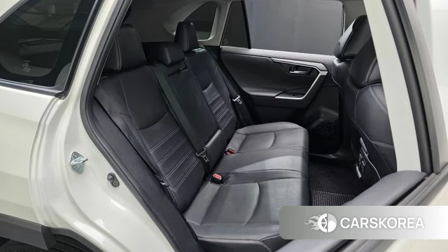 Toyota RAV4 5th Generation 2021 Белый из Кореи, фото 2