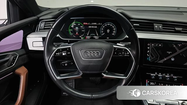Audi e-Tron 2020 Белый из Кореи, фото 2