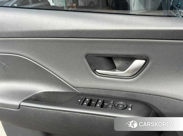 Hyundai Kona (SX2) 2023 Белый из Кореи, фото 2