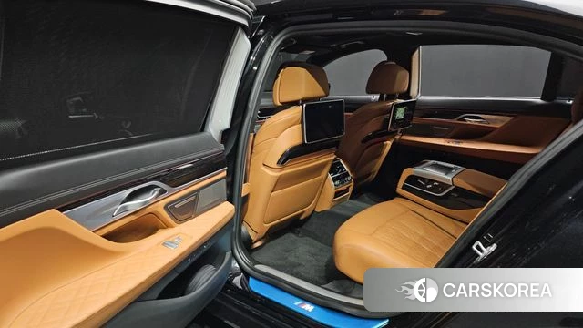 BMW 7 Series (G11) 2020 Черный из Кореи, фото 2