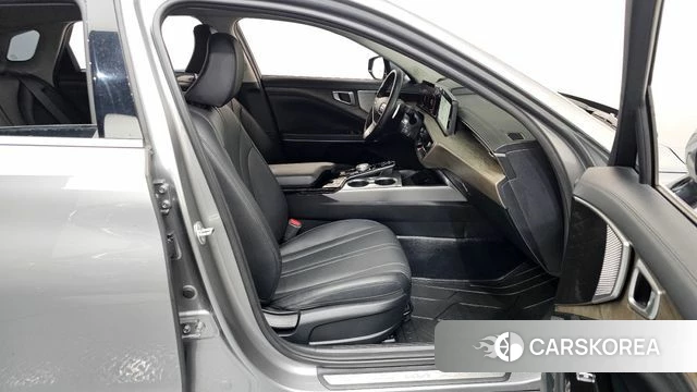 Kia K8 2023 Серебристо-серый из Кореи, фото 2