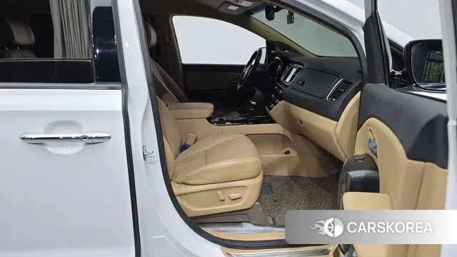 Kia The New Carnival 2019 Белый из Кореи, фото 2