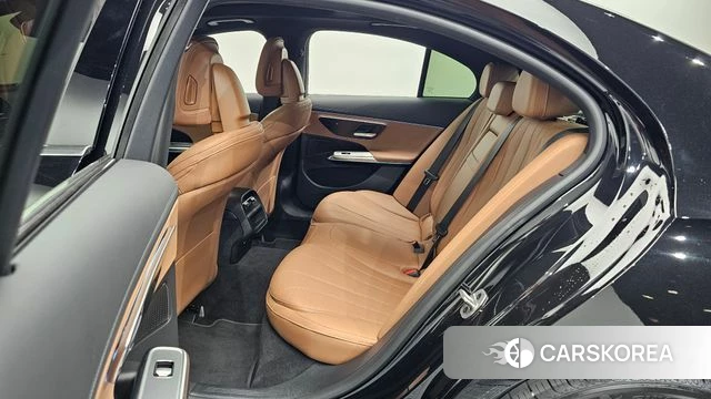 Mercedes-Benz E-Class W214 2024 Черный из Кореи, фото 2