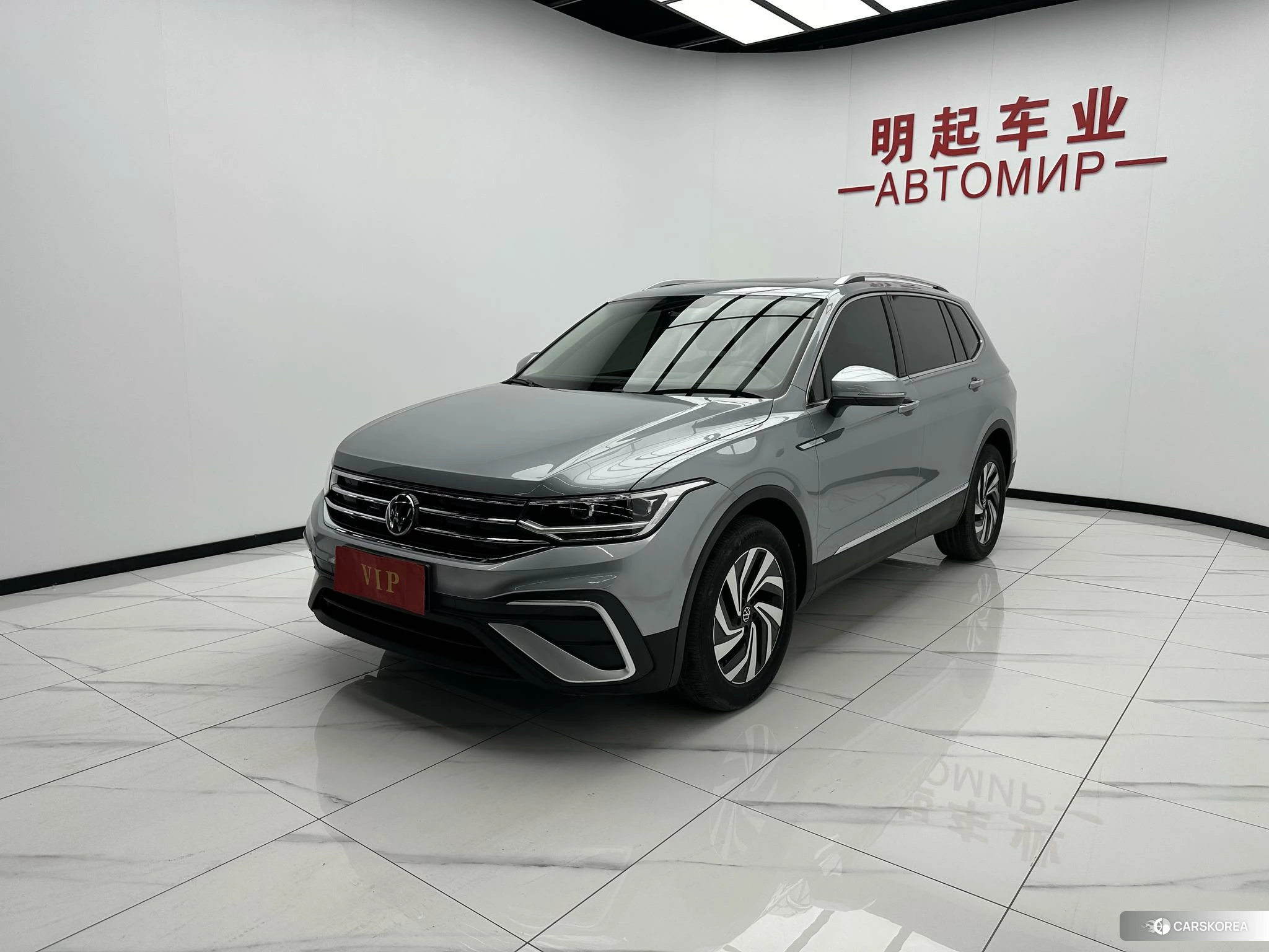 Volkswagen Tiguan L 2022 Серебристо-серый из Китая, фото 2
