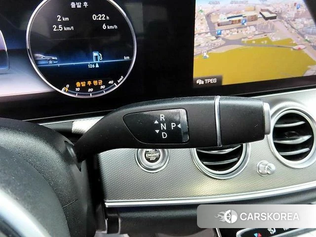 Mercedes-Benz E-Class W213 2018 Белый из Кореи, фото 2