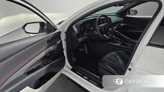 Hyundai The New Avante Hybrid (CN7) 2025 Белый из Кореи, фото 2