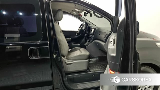 Hyundai The New Grand Starex 2018 Черный из Кореи, фото 2