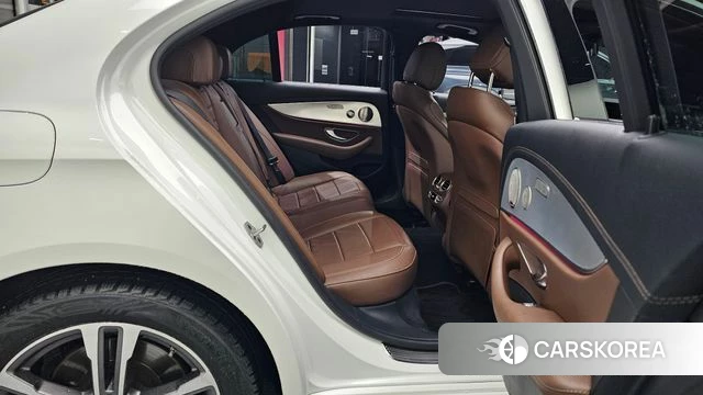 Mercedes-Benz E-Class W213 2021 Белый из Кореи, фото 2