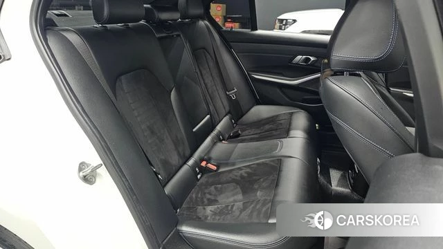 BMW 3 Series (G20) 2019 Белый из Кореи, фото 2