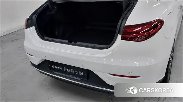 Mercedes-Benz EQE V295 2023 Белый из Кореи, фото 2