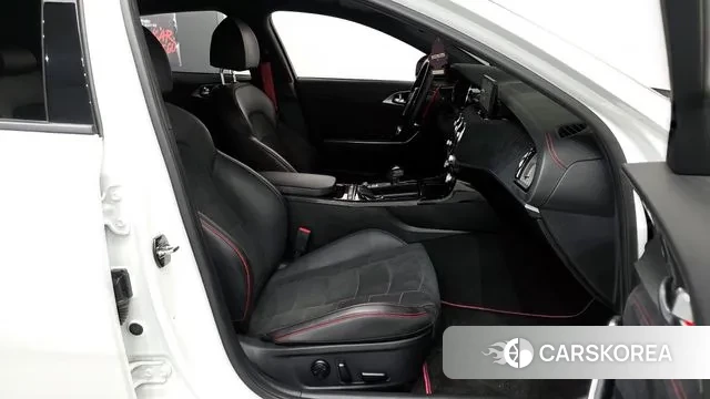 Kia Stinger Meister 2023 Белый из Кореи, фото 2