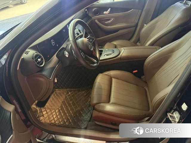 Mercedes-Benz E-class 2023 Черный из Китая, фото 2
