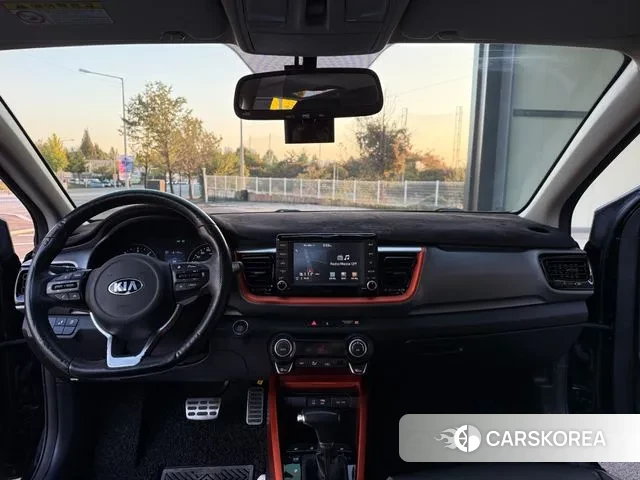Kia Stonic 2018 Черный из Кореи, фото 2