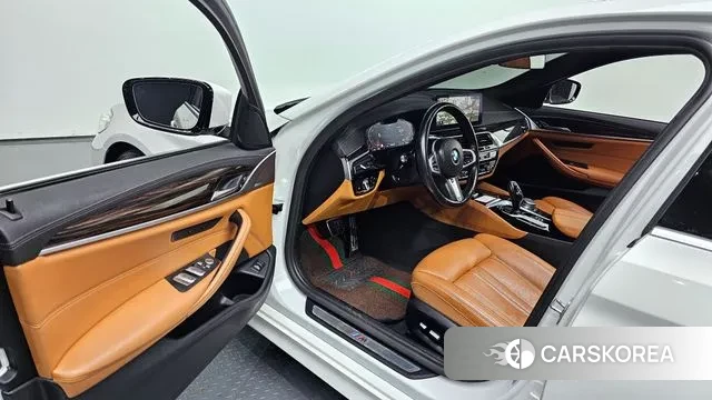 BMW 5 Series (G30) 2021 Белый из Кореи, фото 2