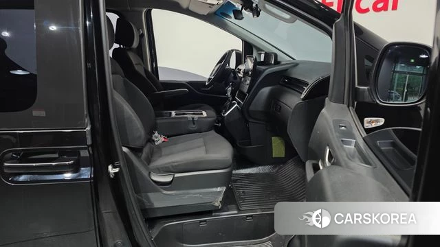 Hyundai Staria 2023 Черный из Кореи, фото 2