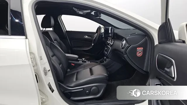 Mercedes-Benz A-Class W176 2018 Жемчужный цвет из Кореи, фото 2